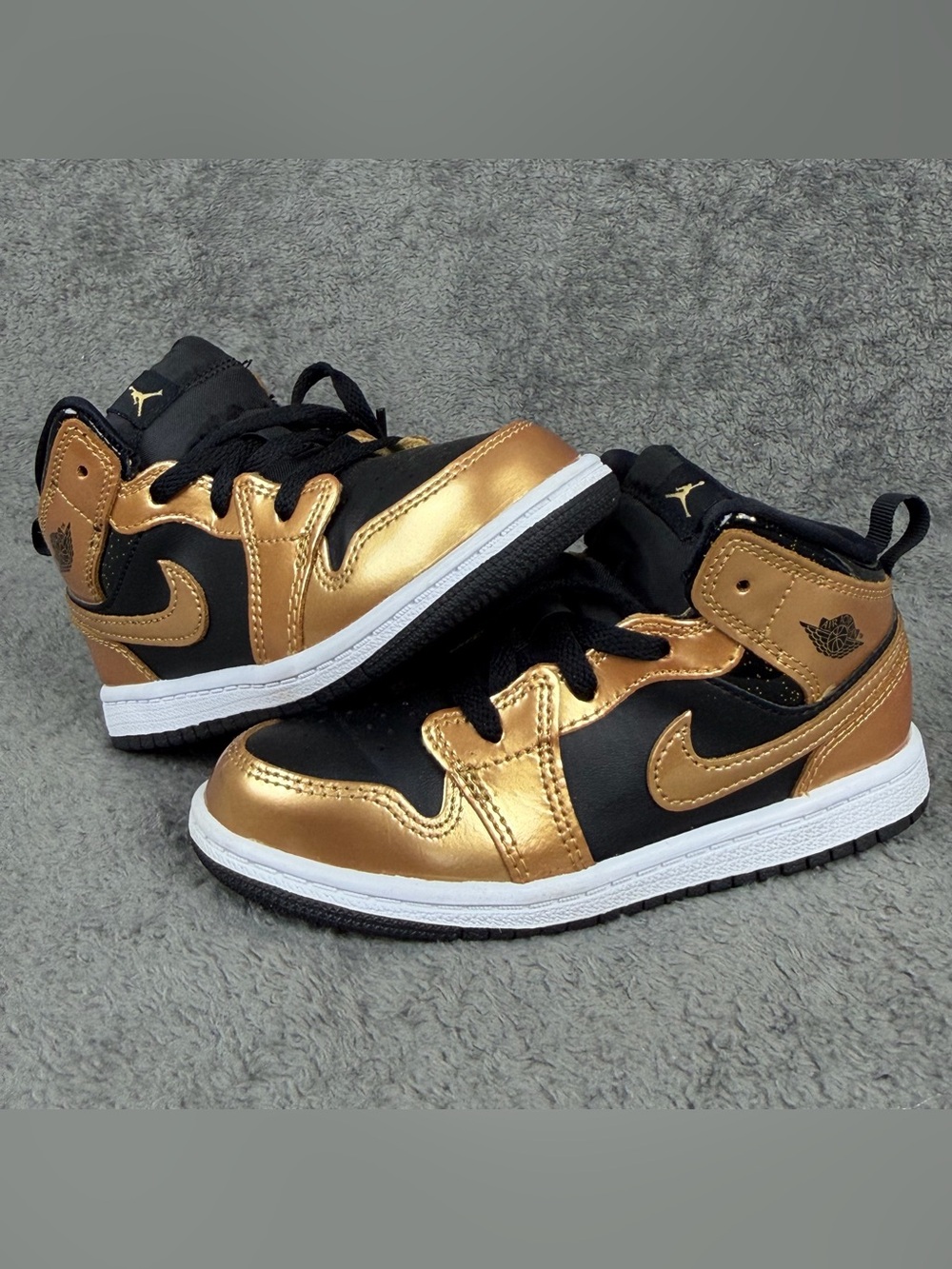 Nike Toddler’s 1 Mid SE Jordan Black Metallic Gold Sneakers Size 10C